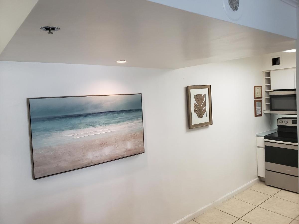 2 Bedroom 2 Bath Beachfront Condo On Miami Beach Millionaire Row Екстер'єр фото