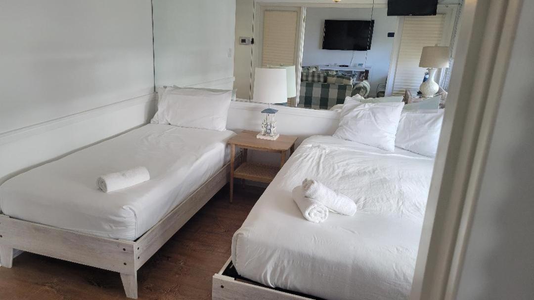 2 Bedroom 2 Bath Beachfront Condo On Miami Beach Millionaire Row Екстер'єр фото