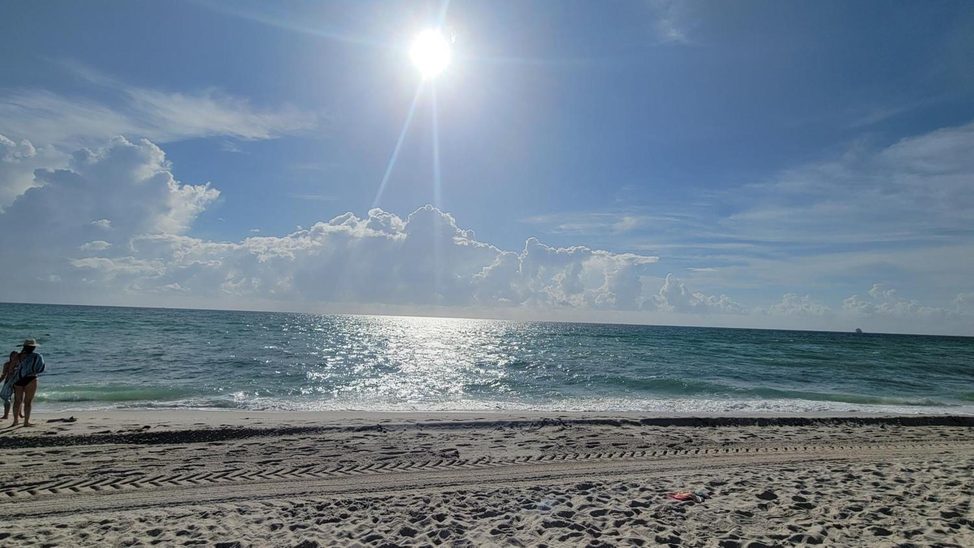 2 Bedroom 2 Bath Beachfront Condo On Miami Beach Millionaire Row Екстер'єр фото