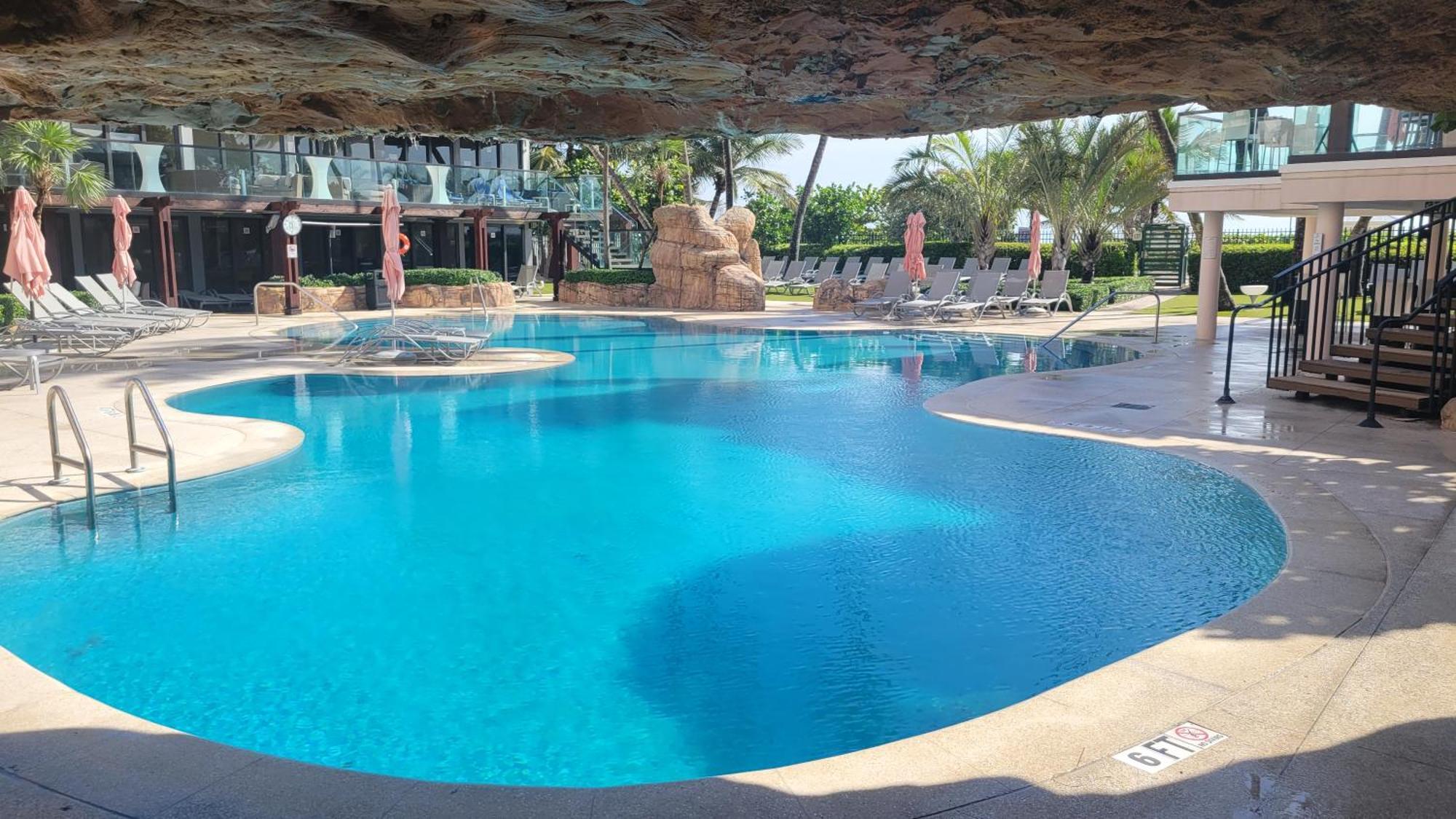 2 Bedroom 2 Bath Beachfront Condo On Miami Beach Millionaire Row Екстер'єр фото