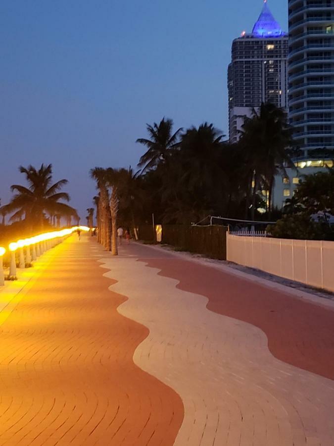 2 Bedroom 2 Bath Beachfront Condo On Miami Beach Millionaire Row Екстер'єр фото